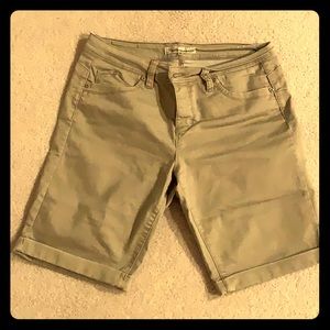 YMI Wanna Betta Butt khaki shorts